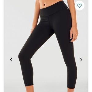 Fabletics Mid Rise Powerhold Capri L